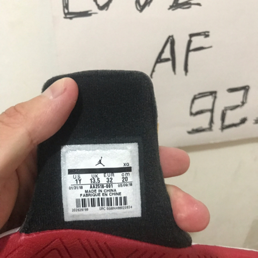 Dép thể thao mùa hè AA2518-001JORDAN AJ1 cánh bay LOGO đôi dép trẻ em màu đen và đỏ Velcro - Dép thể thao dép tổ ông