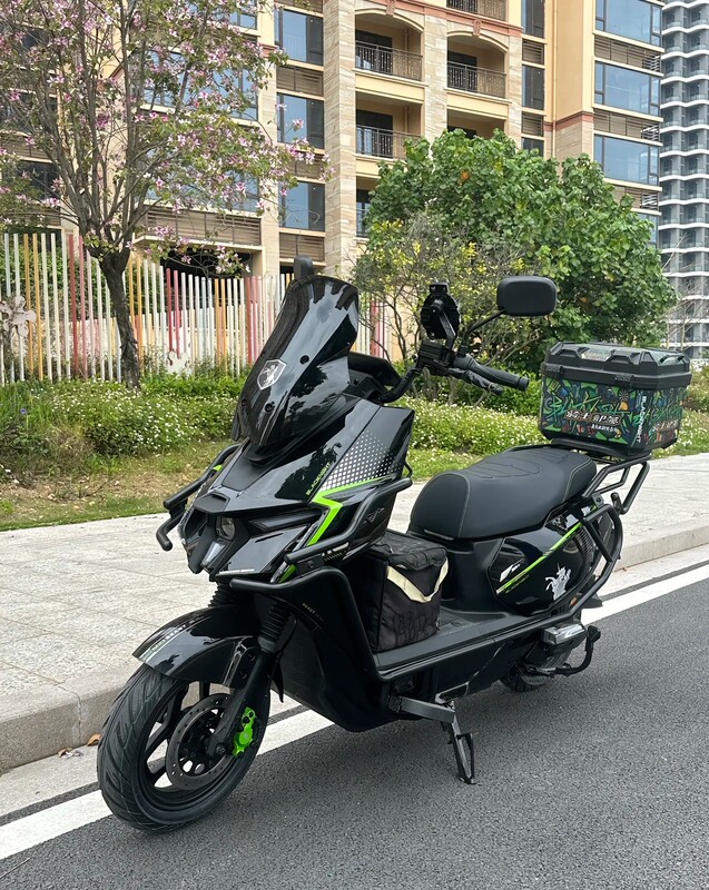 Saige Black Knight M10 Series High-Speed Smart Electric Two-Wheeled Motorcycle for Food Delivery. Can Be Registered in Cities Where Motorbikes Are Not Prohibited