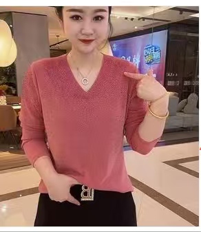 Fashionable V-Neck Rhinestone Long-Sleeve T-Shirt for Women, Double-Layer Mesh, Loose Fit, Slimming, Versatile Base Shirt, Stylish Mom-Style Top