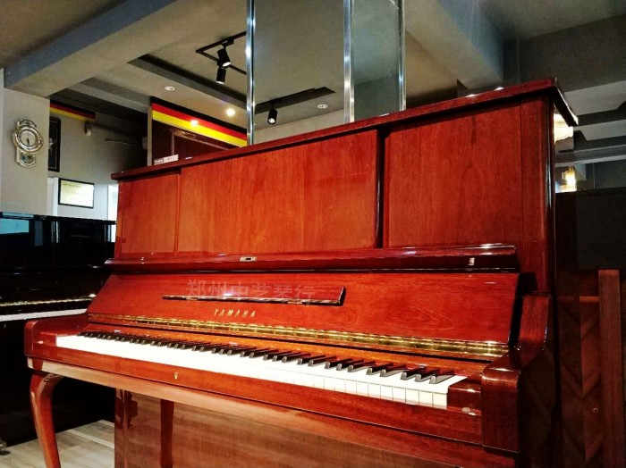 Nhật Bản nhập khẩu đàn piano cũ Yamaha YAMAHA W106B chuyên chơi đàn piano yamaha clp 745