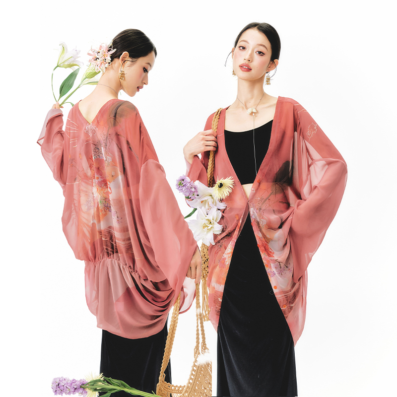 Yang Erda Dream X Illustrator Collaboration Printed Long-Sleeve Shirt with Unique Design and Chic Style for Women