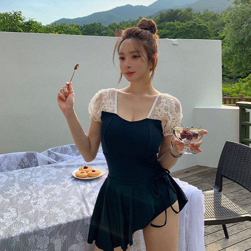 Swimsuit women's 2021 fashion new even body cover with red wind and summer wonderland conservative Korea Ins Soak Hot Spring Holiday