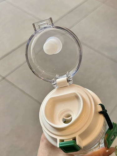 Высококачественная кофейная летняя портативная вместительная и большая пластиковая чайная чашка, простой и элегантный дизайн