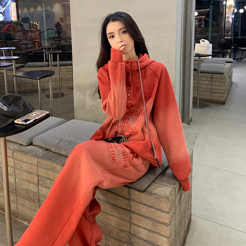 Super Hot Red Gradient Sweatshirt Set for Women, Spring, Autumn and Winter, Fleece-Lined, Age-Reducing, Stylish, Lazy Style, Casual Sports Two-Piece Set Super Hot Red Gradient Sweatshirt Set for Women, Spring, Autumn and Winter, Fleece-Lined, Age-Reducing, Stylish, Lazy Style, Casual Sports Two-Piece Set