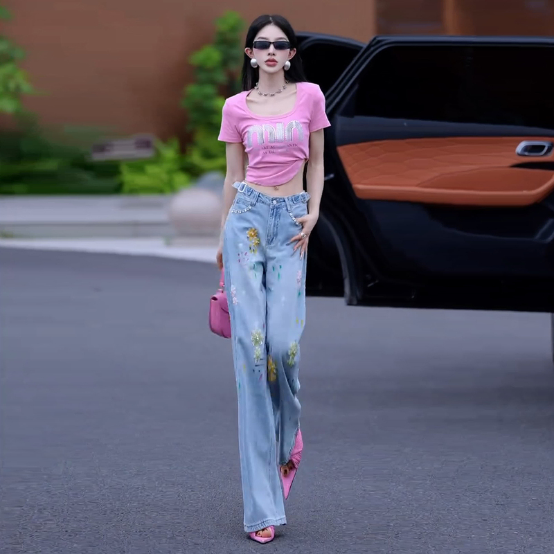 Super Popular Dopamine Pink Casual Sports Suit for Women, Summer Age-Reducing Short-Sleeve 3D Floral Denim Two-Piece Set