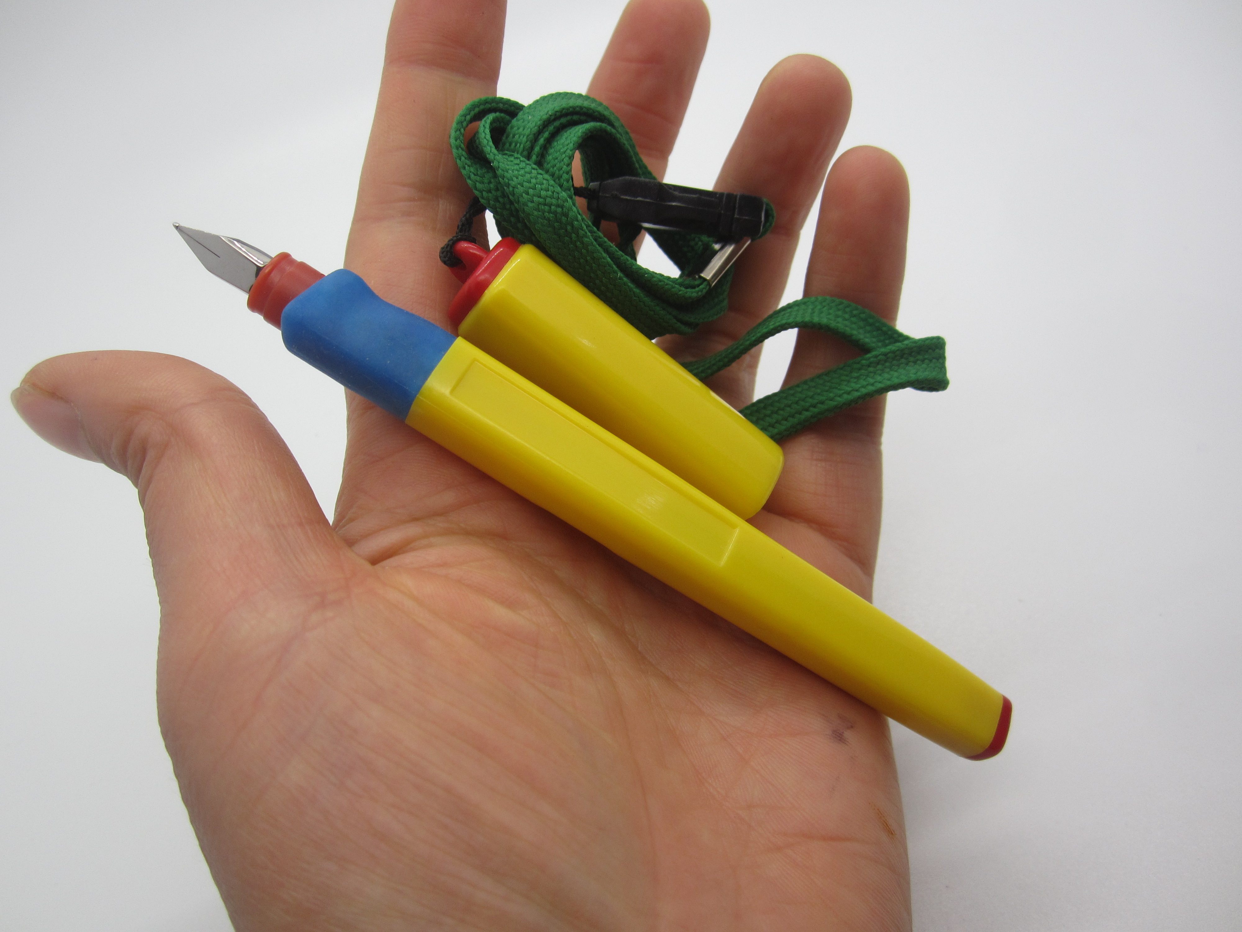 Old stock pen Beijing Venus pen primary and secondary school students classic calligraphy pen correction posture iridium pen