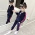 Bộ đồ mùa xuân cho bé gái 2019 trẻ em nhung vàng phiên bản Hàn Quốc của quần áo thủy triều hợp thời trang quần áo trẻ em hai mảnh lớn