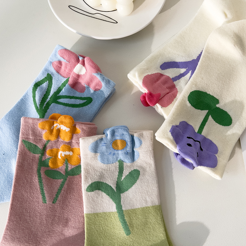 Women's Sweet Flower Cotton Crew Socks A Pair display picture 2