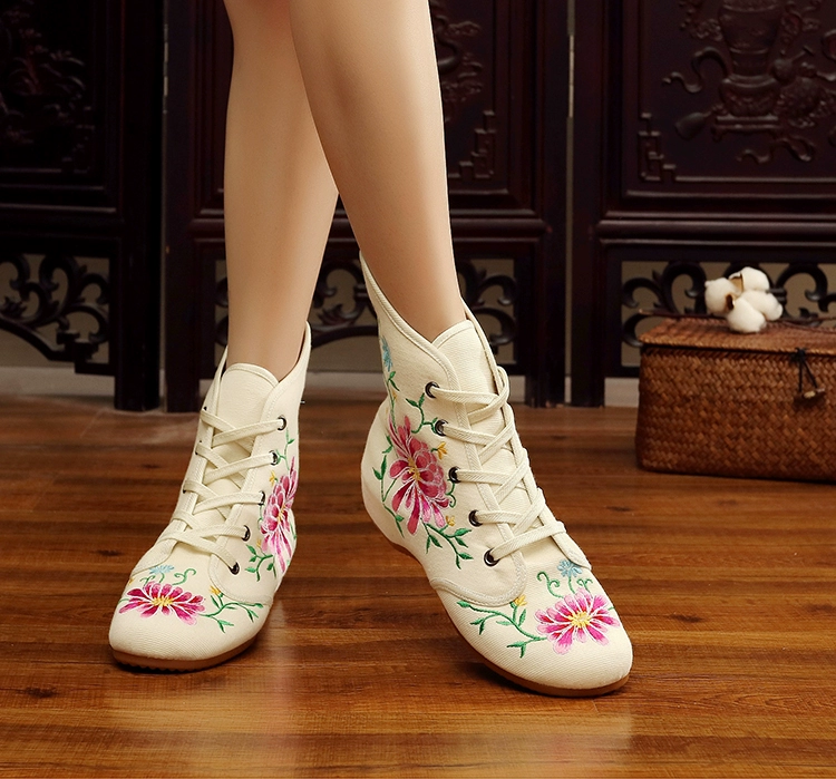 Giày khiêu vũ vuông Giày nữ mùa đông mới Giày khiêu vũ Yangko mùa đông Giày vải Bắc Kinh Giày thêu giày khiêu vũ - Khiêu vũ / Thể dục nhịp điệu / Thể dục dụng cụ