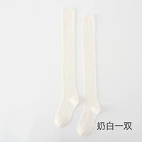 Перекачивание с коленными носками и белыми парами