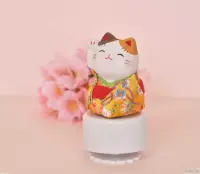 Желтая музыкальная шкатулка, котенок