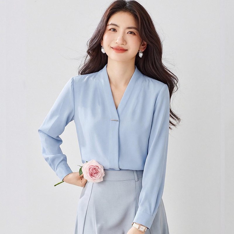 2026 Autumn New Blue Silk Shirt for Women, Long Sleeve, Workplace Interview, Elegant Commuting V-Neck Mulberry Silk Top