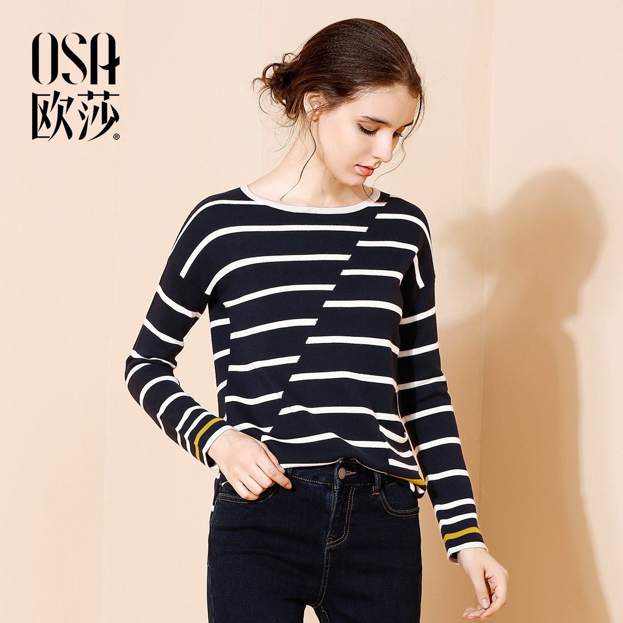 OSA欧莎2017秋装新款女装拼接蓝白条纹套头针织衫C16035