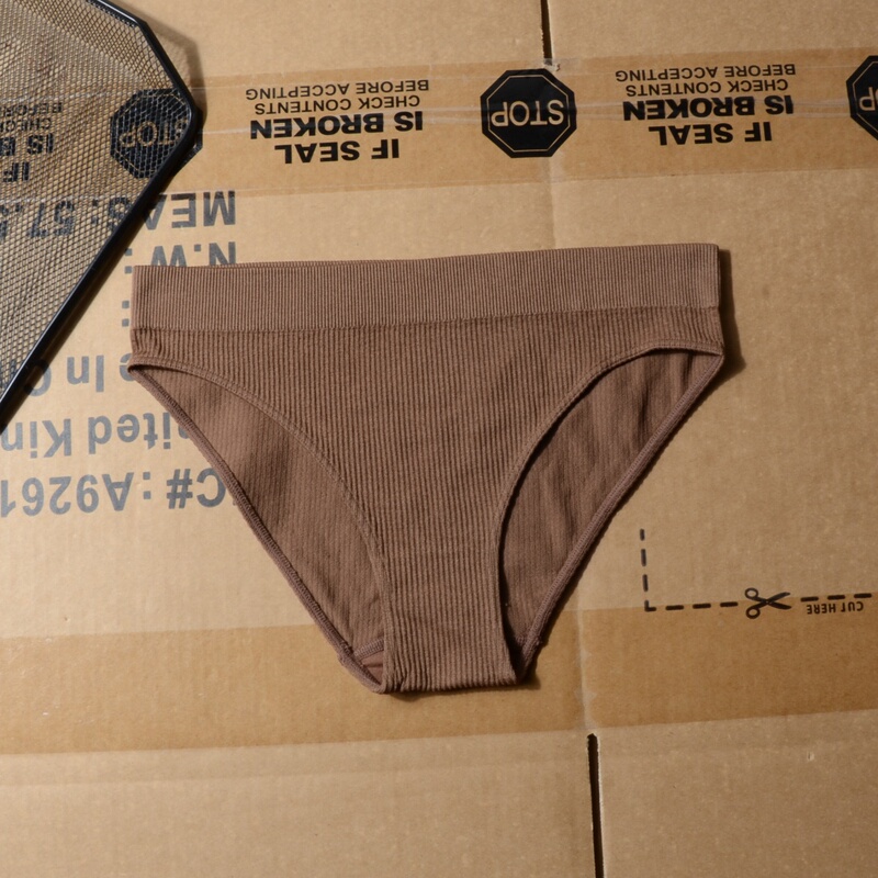 Foreign Trade Surplus, Cut Label, High Elasticity and Comfort ~ Sexy Mid-Waist Yoga Fitness Quick-Drying Women's Briefs for Daily Use