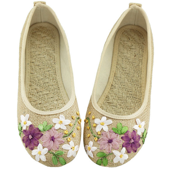 Spring and summer new women's shoes old Beijing cloth shoes national wind white embroidered shoes flat mother linen large size single shoes