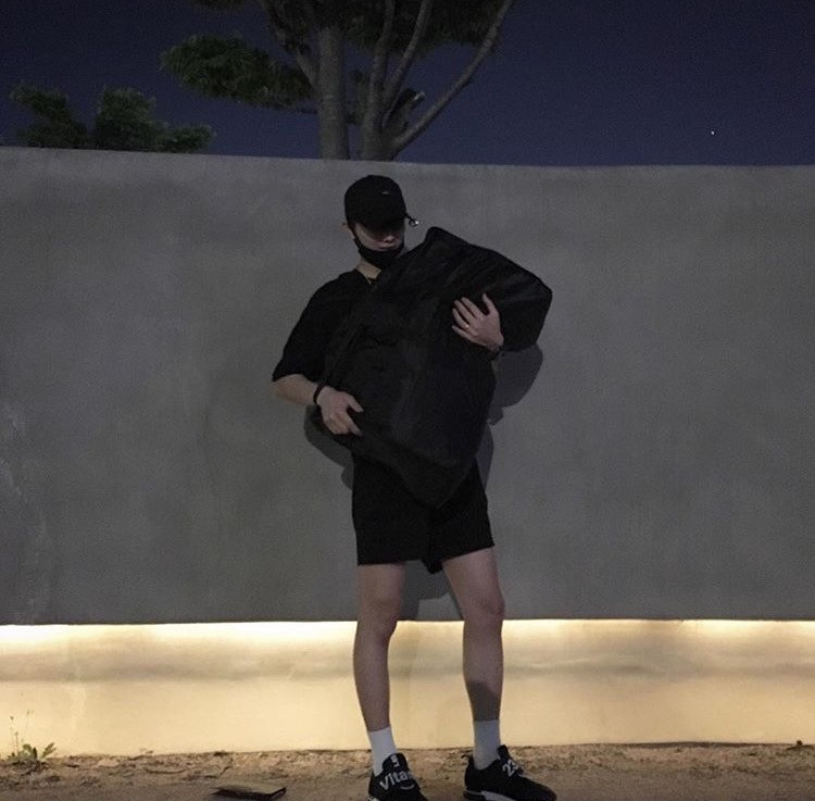 Maji Black Shop. Quần short phù hợp với hoang dã jogger nam
