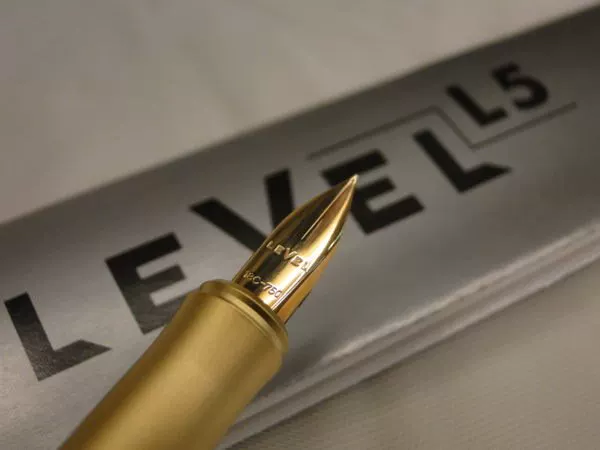 Германия PELIKAN LEVEL 5 (L5) серия позолоченная крышка 18K золотой перьевой ручки