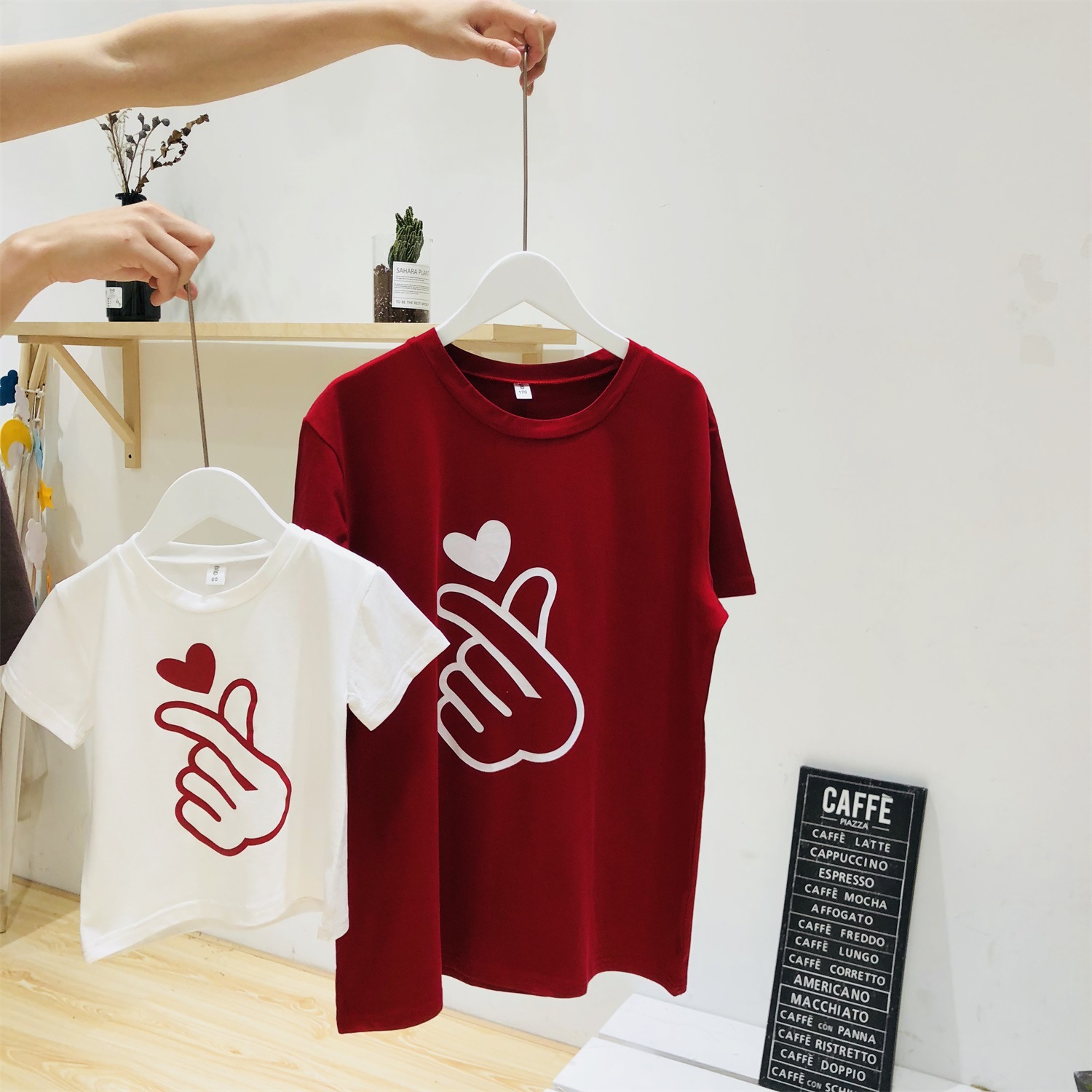 [Ngoài trái tim của gia đình] bé ở giữa đứa trẻ rung vỡ của tình yêu T-shirt cha và mẹ cha mẹ con