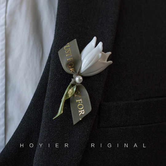 La broche originale Huayi est fraîche et exquise