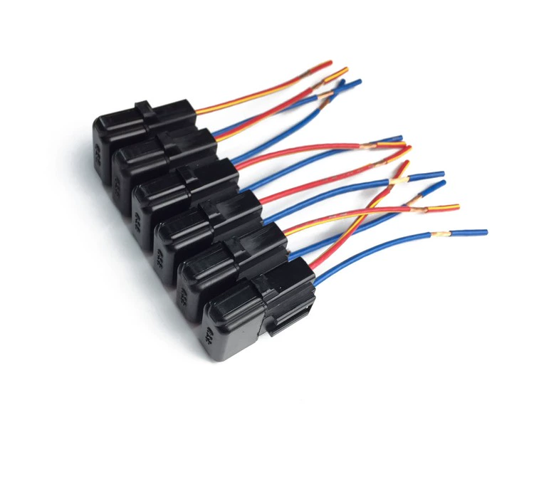 cầu chì 2a Hộp cầu chì ô tô hộp đựng cầu chì có dây lắp ráp hộp cầu chì sửa đổi xe vỏ cầu chì vỏ cầu chì
