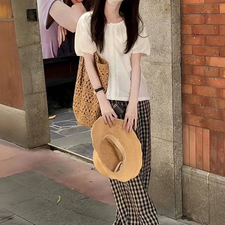 Retro Style Wide-Leg Slimming Plaid Casual Pants Summer Outfit Set with Stylish Lace-Trimmed Shirt
