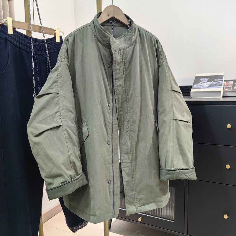 Military Green Workwear Stand-Up Collar Cotton Jacket, Oversized Loose Fit, Waist-Cinching Outdoor Casual Coat, Autumn and Winter Boyfriend Style Versatile Top