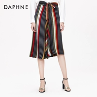 Daphne/达芙妮 Летние двухцветные модные босоножки на каблуке для работы и офиса с ремешком, коллекция весна 2020 года