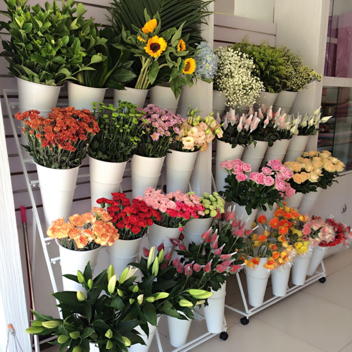 Cửa hàng hoa lớn Cửa hàng hoa nhiều lớp Kệ hoa Cửa hàng hoa đứng Kệ hoa Cửa hàng hoa Cửa hàng hoa đứng - Kệ kệ gắn tường