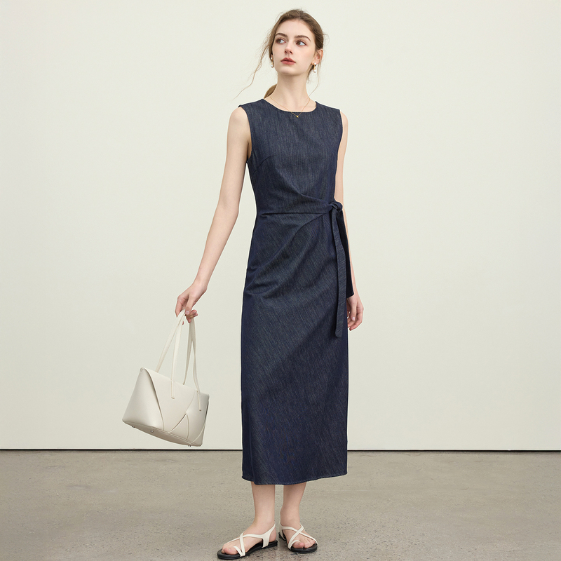 High-End Wrinkled Design Blue Dress for Women Summer 2026 New Textured Sleeveless Round Neck Tank Dress Long Dress