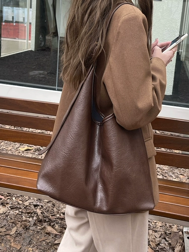 Демисезонная вместительная и большая сумка через плечо, сумка на одно плечо, из натуральной кожи