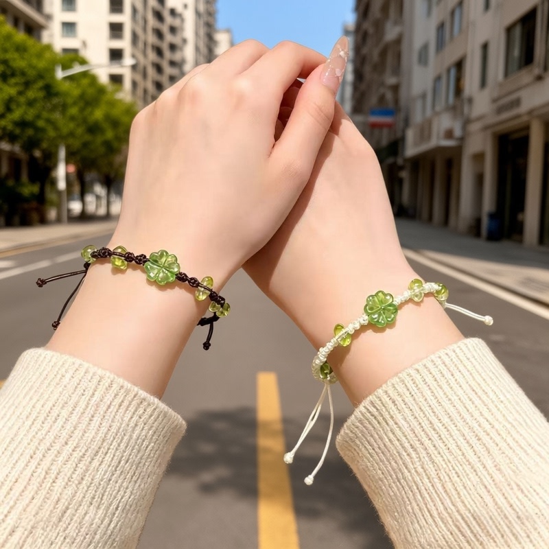Fresh and Simple Four-Leaf Clover Woven Bracelet Finished Product ins Niche Style Popular Best Friend Bracelet Couple Gift