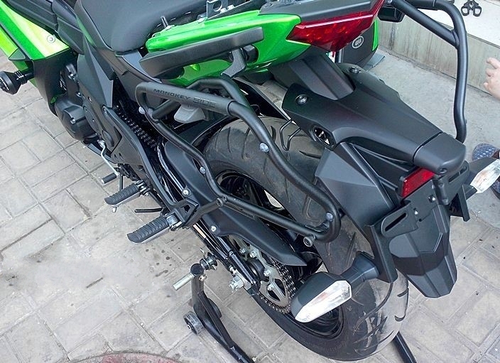 Крепление номера Kawasaki er6n