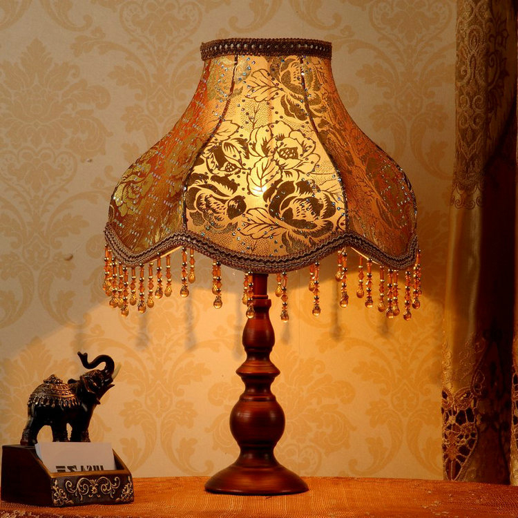 Retro European-Style Small Table Lamp, New Chinoiserie Bedroom Bedside Lamp, American Simple Study Room, Hotel Decoration Desk Night Light