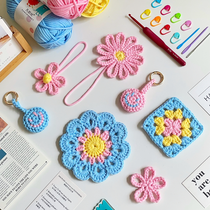 Beginner's Crochet Yarn Set for Beginners with Zero Experience, Thick Yarn, Student DIY Craft Material Kit Beginner's Crochet Yarn Set for Beginners with Zero Experience, Thick Yarn, Student DIY Craft Material Kit