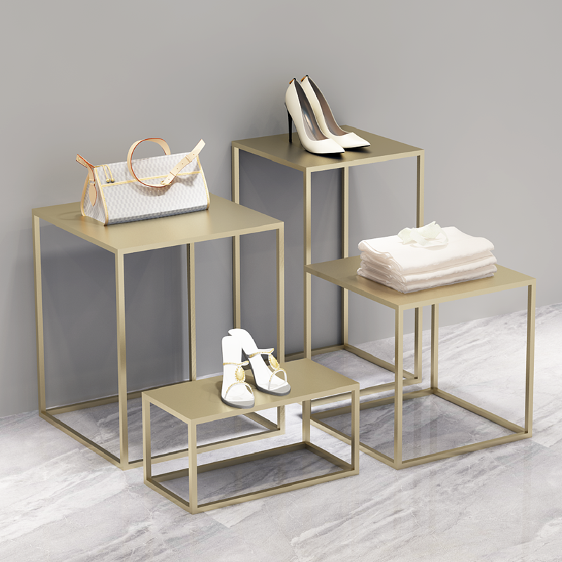 Wrought iron clothing rack Clothing store shelves Gold Nakajima simple coffee table high and low water table window model display stand