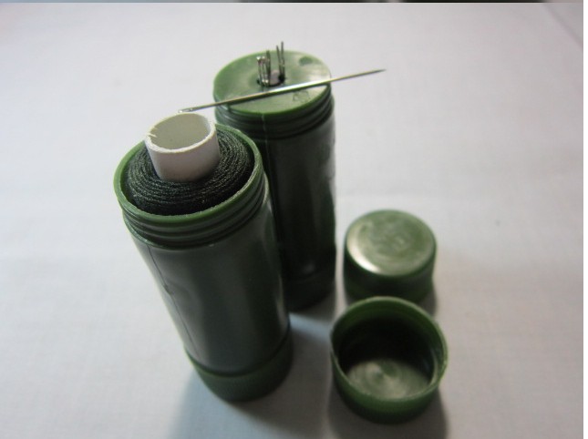 Outdoor Needle-wire Cylinder Needlework Needle Wire Cylinder Old Fashioned Needle Wire Box Old Army Green Needle Wire Cylinder