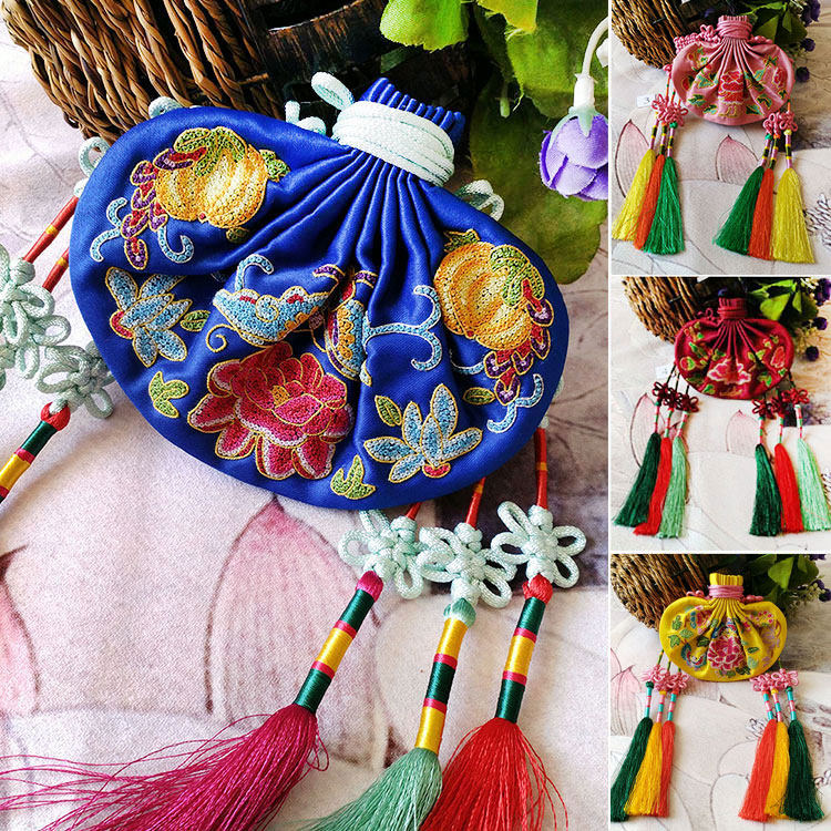 Palace Wind tradition pure hand beating seed embroidered pocketbook embroidery flow Su ancient fragrant bag brocade bag fragrant sacrale with accessories