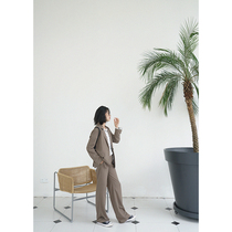 (Maze Designer) What is needed in early autumn is a beautiful brown-coffee suit wide-legged pants