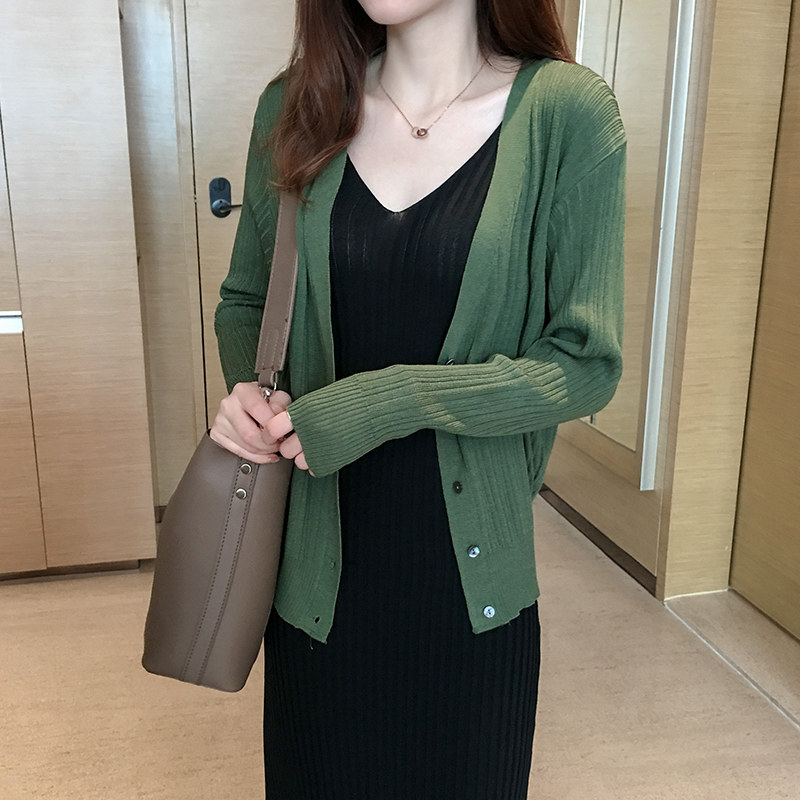 2021 summer new Korean version thin long-sleeved knitted cardigan women's short sunscreen sweater small coat top outside