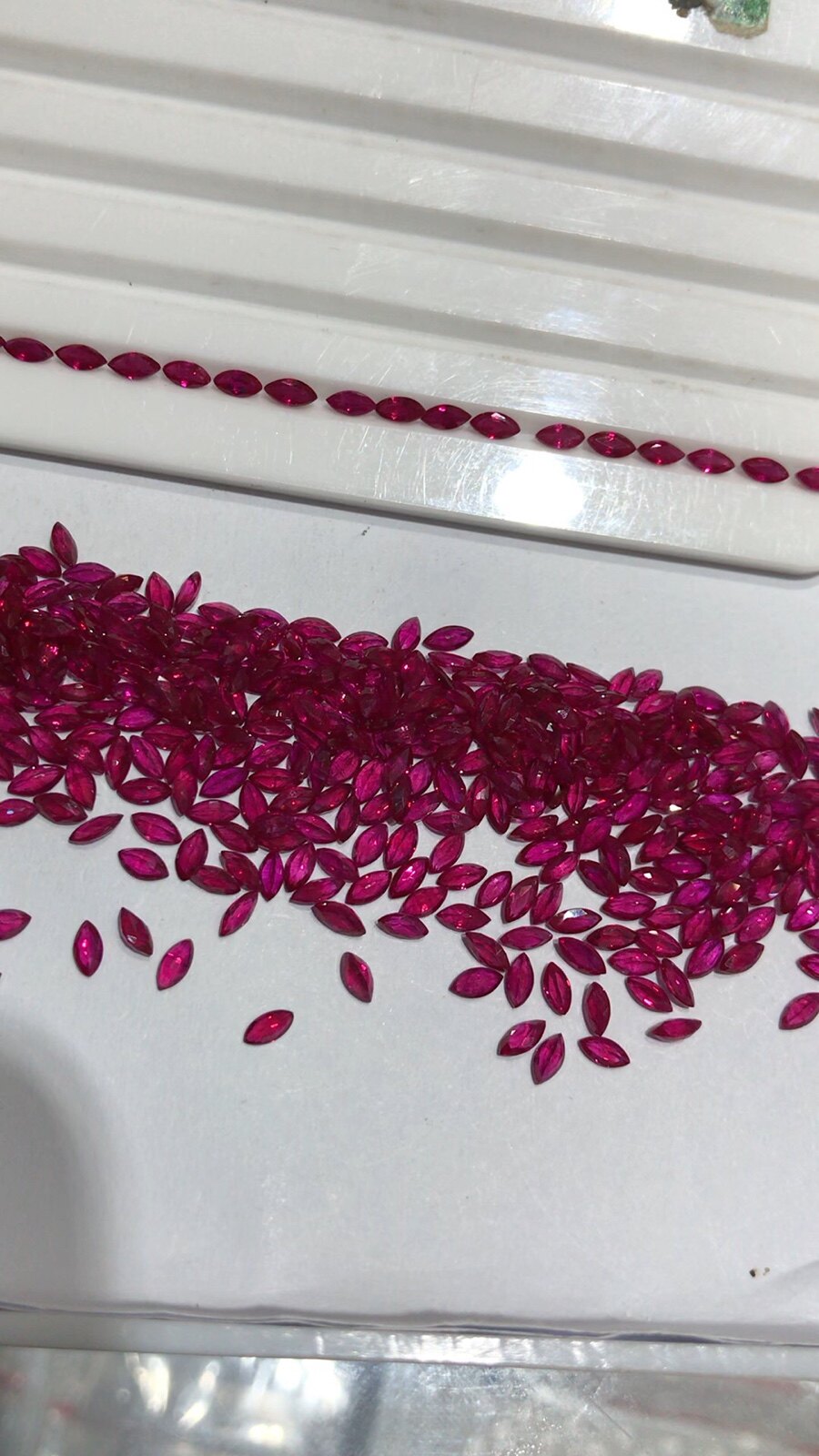 High crystal high return fire 2*4 horse eye Ruby