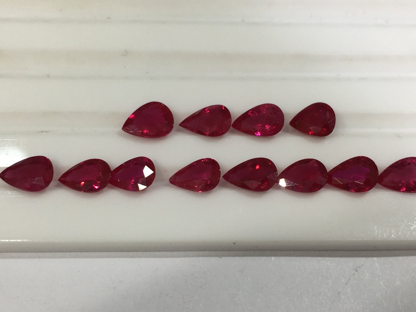 Ruby bare stone 4*6 drops pear-shaped ruby faceted pigeon red inlay custom gravel with burning or not filling