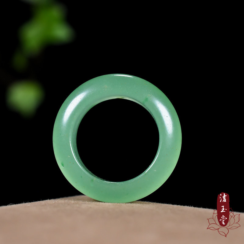 伟德bv1946官网-二手平台交易需警惕！情侣调包钻戒落法网这些陷阱要避开