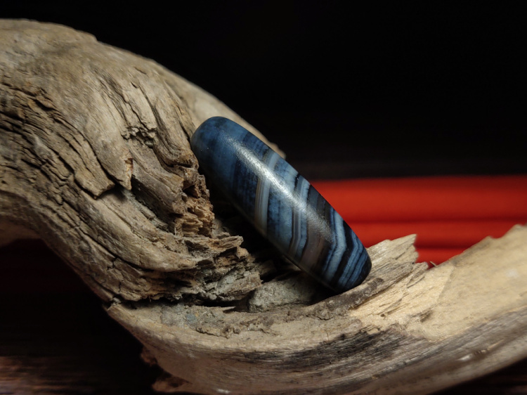 Antique beads blue Qin dim peel have obvious Han Dynasty beads wrapped by the old beads