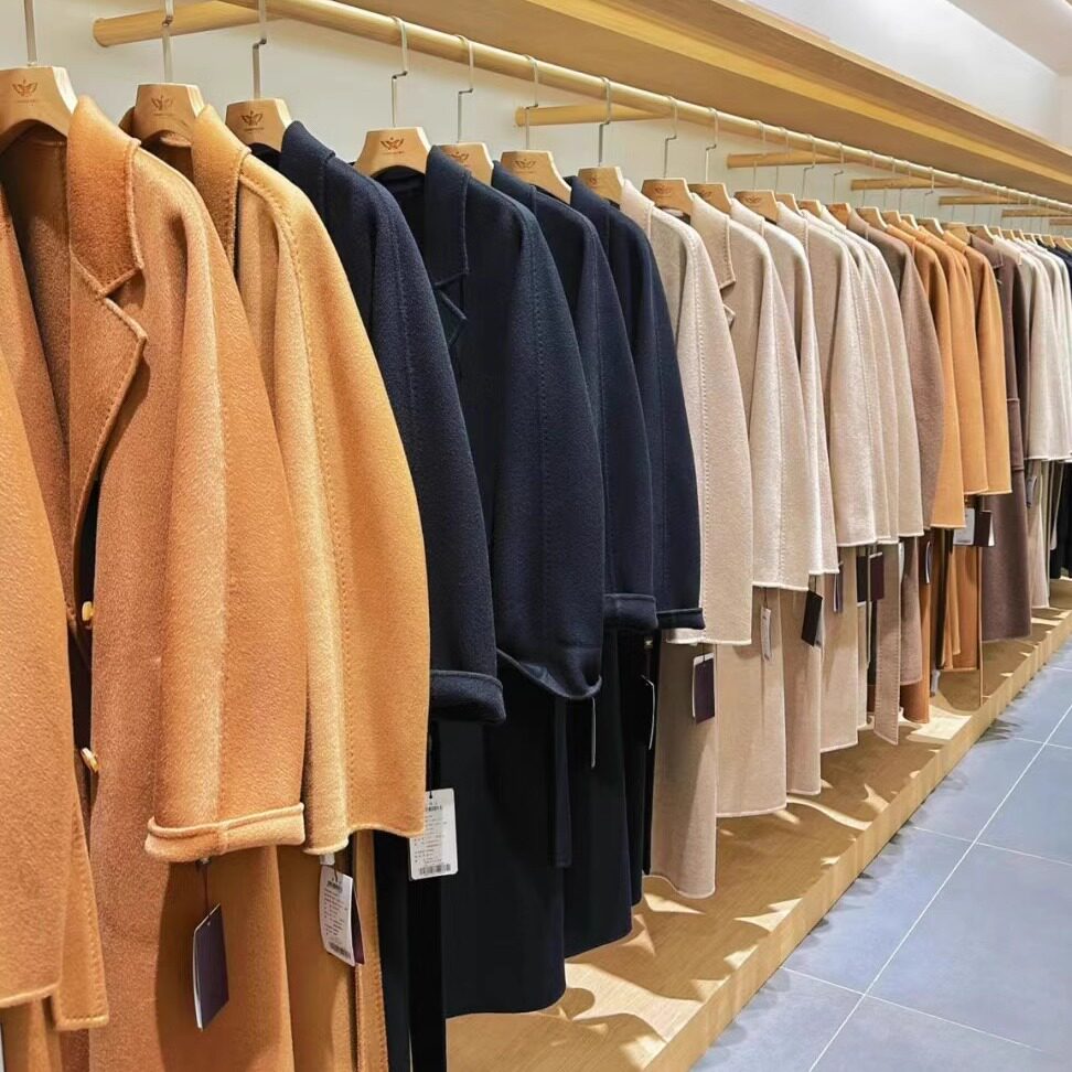 小山羊高端大衣