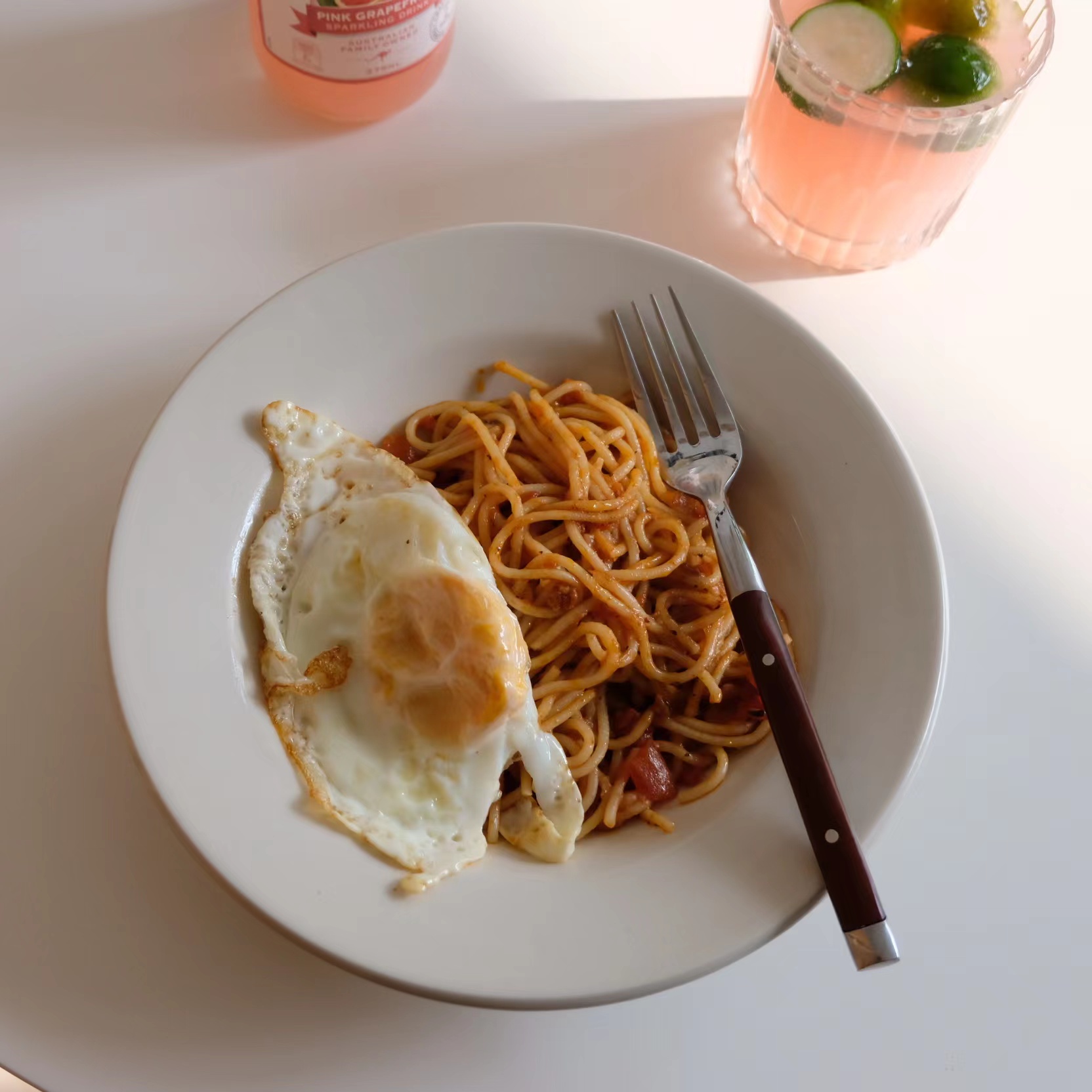 Su Su Spring and rice white retro ceramic deep dish ceramic paste ceramic skin cream mushroom soup straw hat disk