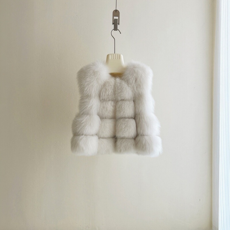 Eco-Friendly Fur Vest Autumn and Winter Outerwear Women's 2026 New Faux Fox Fur Vest Jacket Eco-Friendly Fur Vest Autumn and Winter Outerwear Women's 2026 New Faux Fox Fur Vest Jacket