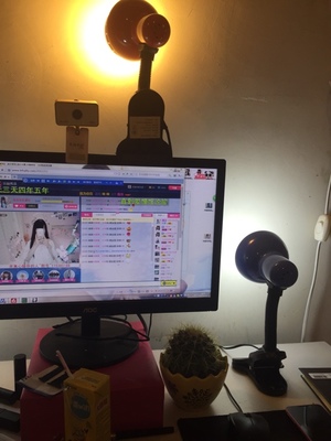 YY anchor dedicated LED fill light camera head has to love infrared beauty movie clip mini small lamp