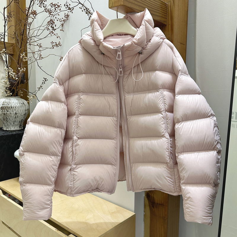 Super Pretty Pink down Jacket for Women, Short Style, 2025 New Model, Thickened Loose Cloud-Like Puffer Hooded Coat