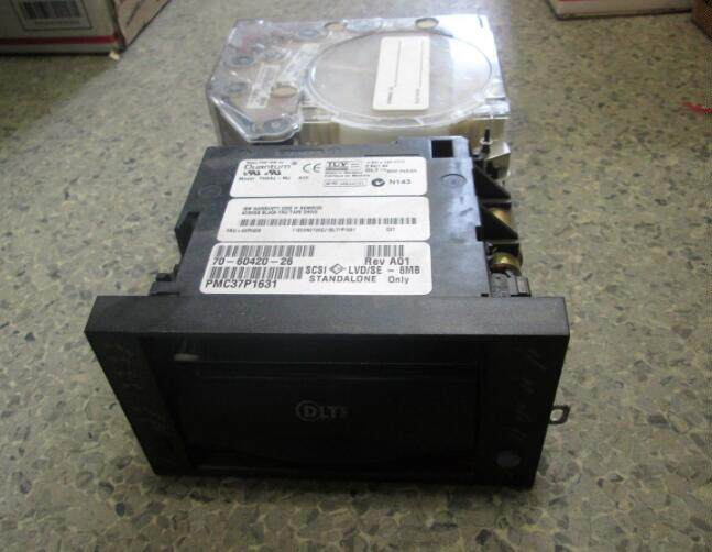 IBM DLT8000 SCSI FH Internal tape drive 49P3208 tape machine