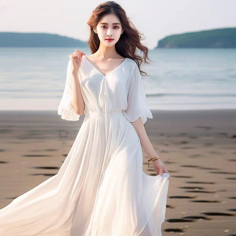 Summer New White Chiffon Long Dress, Slimming and Covering the Body, with a Large Hem That Reaches the Ankles, Suitable for Vacation and Beach